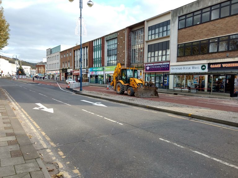 Aliens fail to conquer Earth after getting lost in Swansea one way system