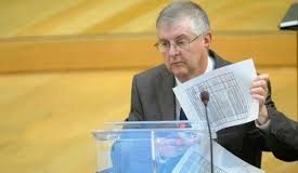 Drake ducks questions again