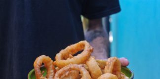 Lockdown onion rings